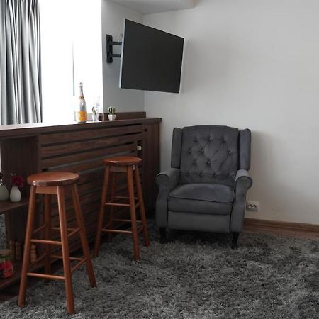 Luxury 1Br Studio Near Hanul Drumetului Bukares Bagian luar foto
