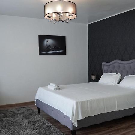 Luxury 1Br Studio Near Hanul Drumetului Bukares Bagian luar foto