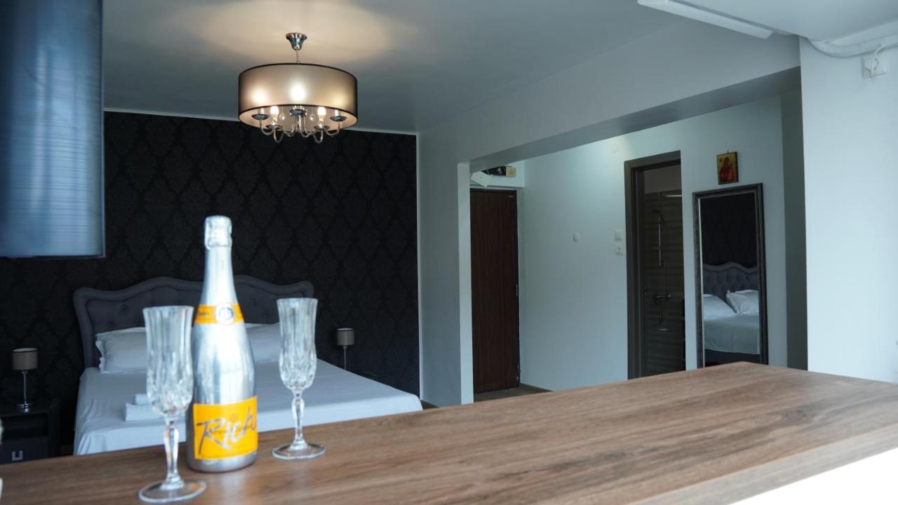 Luxury 1Br Studio Near Hanul Drumetului Bukares Bagian luar foto