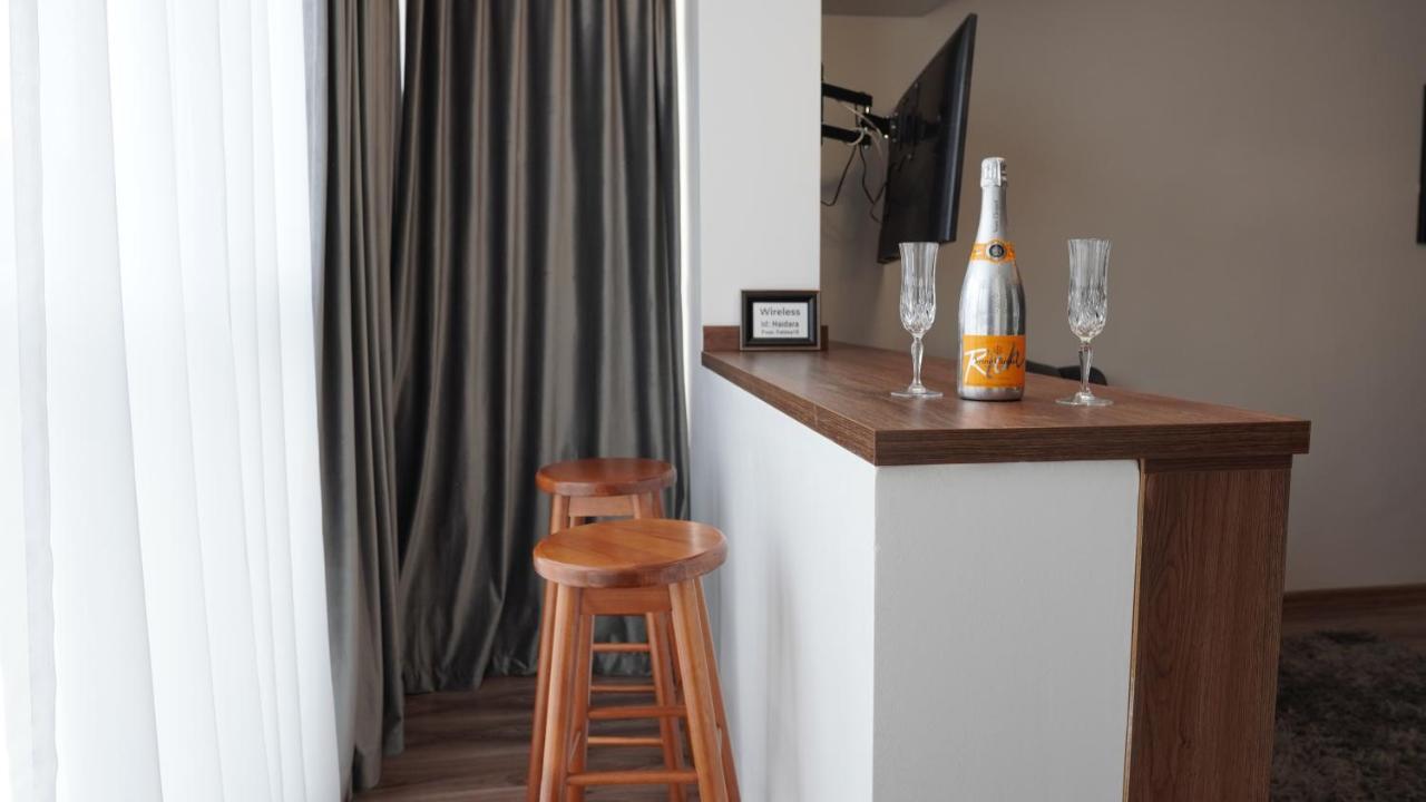 Luxury 1Br Studio Near Hanul Drumetului Bukares Bagian luar foto