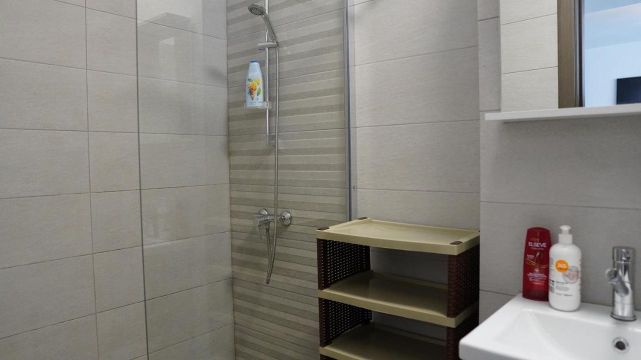 Luxury 1Br Studio Near Hanul Drumetului Bukares Bagian luar foto
